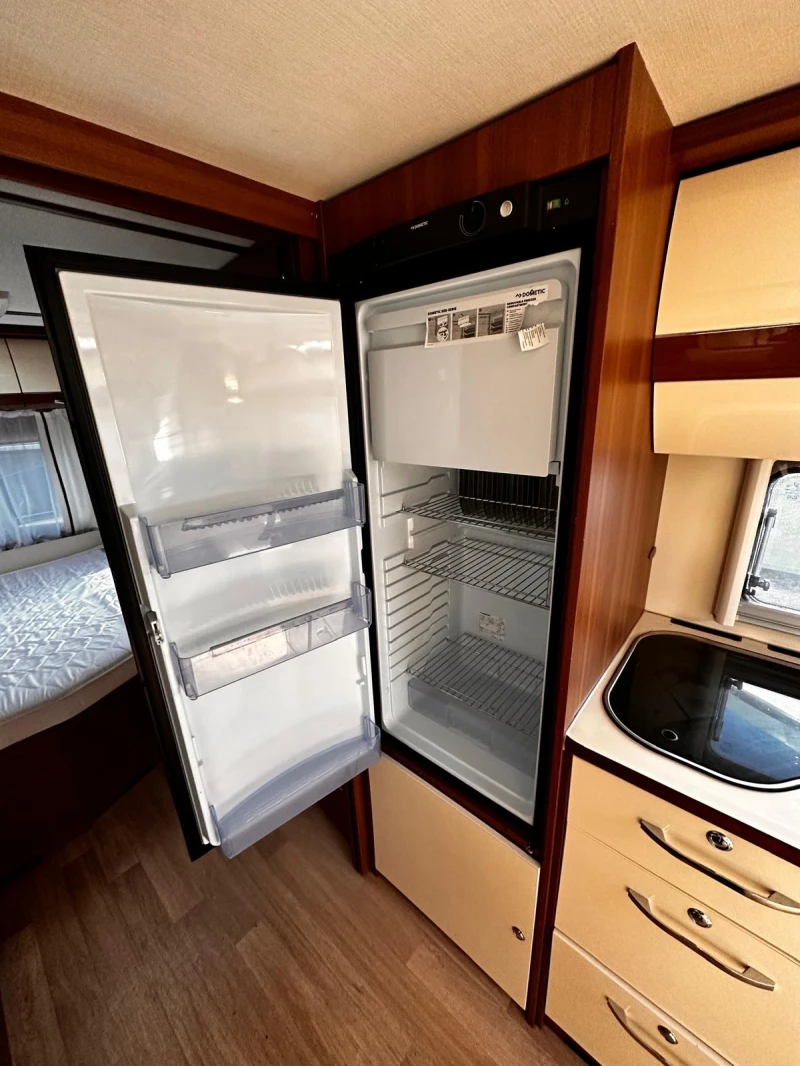 Каравана LMC EXQUISITE VIP 655, снимка 12 - Каравани и кемпери - 51658221