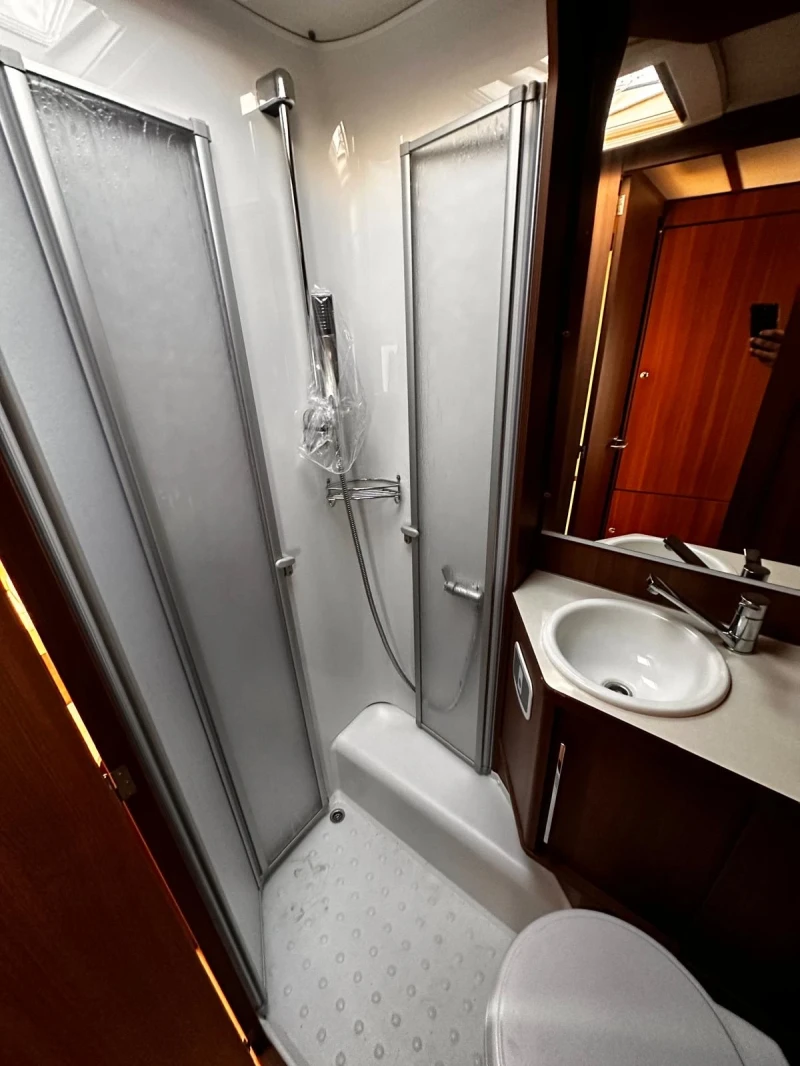 Каравана LMC EXQUISITE VIP 655, снимка 8 - Каравани и кемпери - 51658221