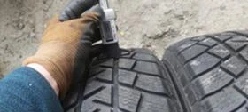 Гуми Зимни 215/65R16, снимка 4