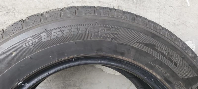 Гуми Зимни 215/65R16, снимка 6 - Гуми и джанти - 35130822