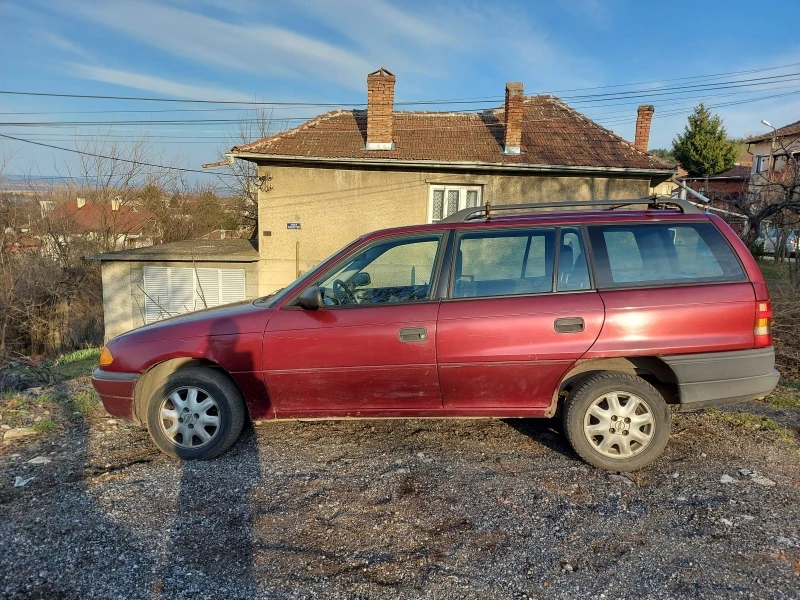 Opel Astra 1.6i, снимка 2 - Автомобили и джипове - 47000586