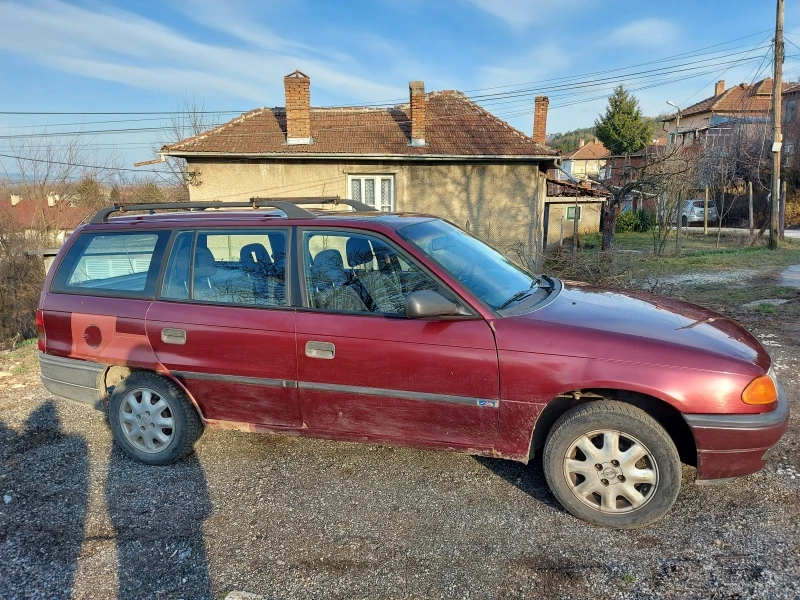 Opel Astra 1.6i, снимка 4 - Автомобили и джипове - 49134359