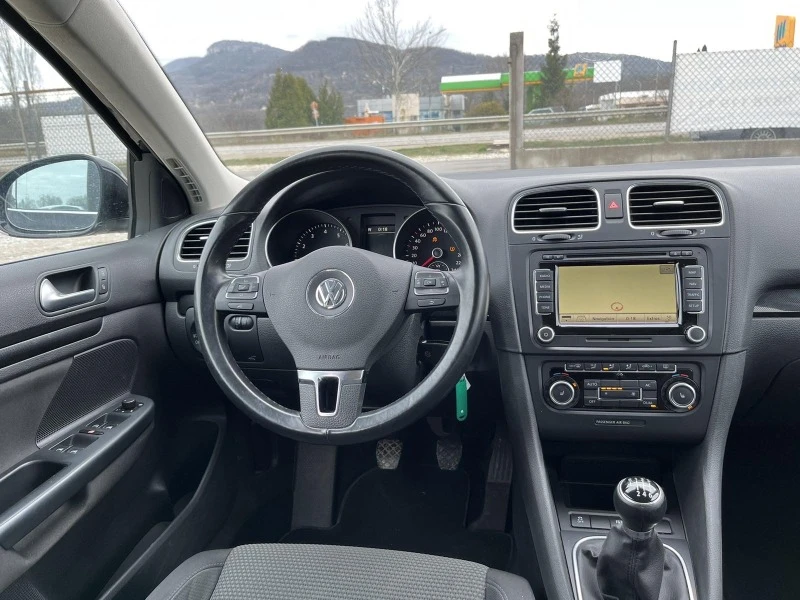 VW Golf 1.4TSI 122кс АВТОПИЛОТ КЛИМАТРОНИК EU 5A ШВЕЙЦАРИЯ, снимка 12 - Автомобили и джипове - 39458230