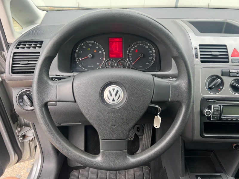 VW Touran 1.4 TSI- 140к.с. 6+ 1 /Фабричен метан/ Италия, снимка 14 - Автомобили и джипове - 47140750