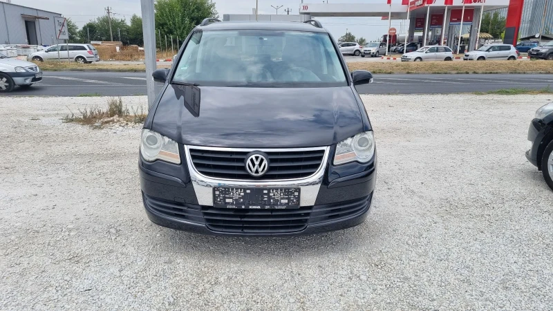 VW Touran 1.6-7места, снимка 9 - Автомобили и джипове - 47336976