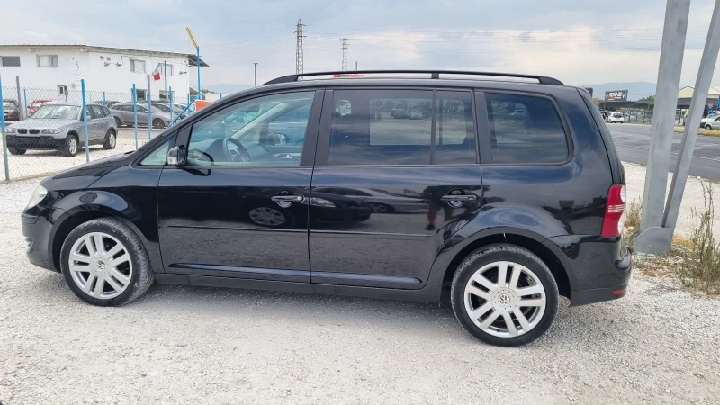 VW Touran 1.6-7места, снимка 3 - Автомобили и джипове - 47336976