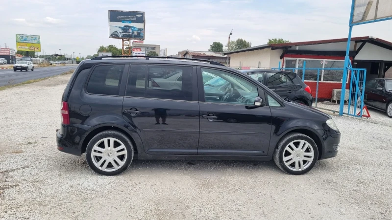 VW Touran 1.6-7места, снимка 7 - Автомобили и джипове - 47336976