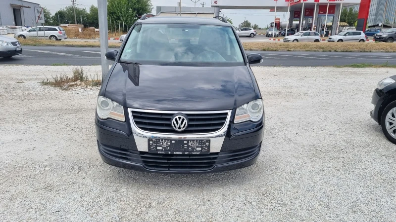 VW Touran 1.6-7места, снимка 1 - Автомобили и джипове - 47336976