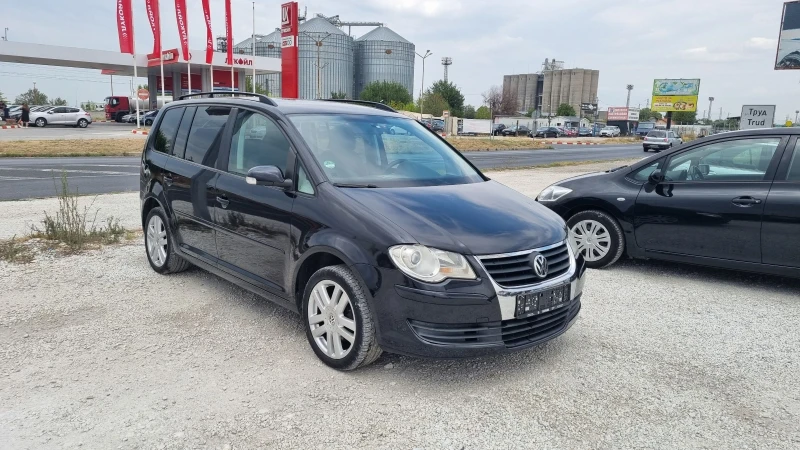 VW Touran 1.6-7места, снимка 8 - Автомобили и джипове - 47336976