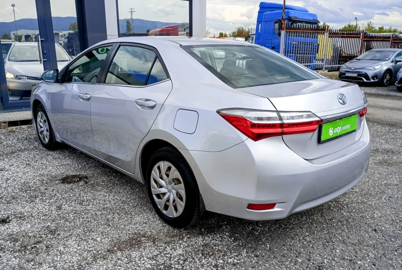 Toyota Corolla 1.6 VVT-I, снимка 3 - Автомобили и джипове - 47417526