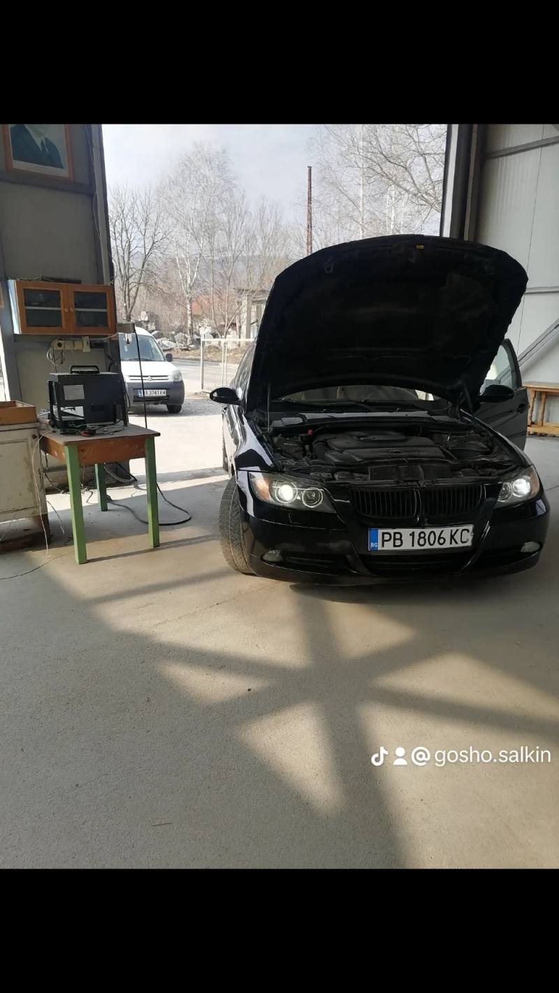 BMW 320 320, снимка 1 - Автомобили и джипове - 48517741