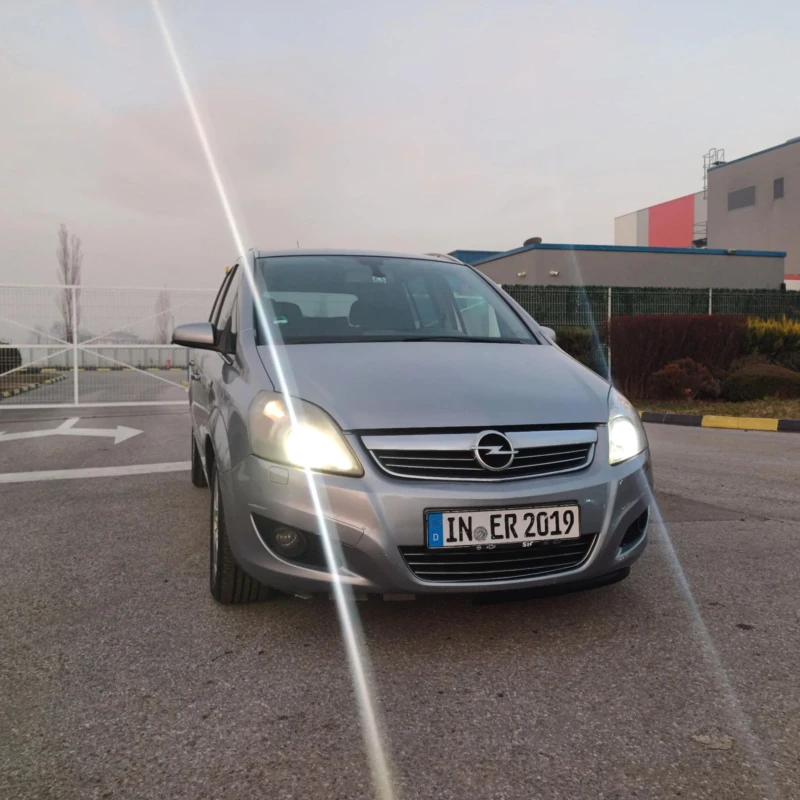 Opel Zafira, снимка 3 - Автомобили и джипове - 48539367