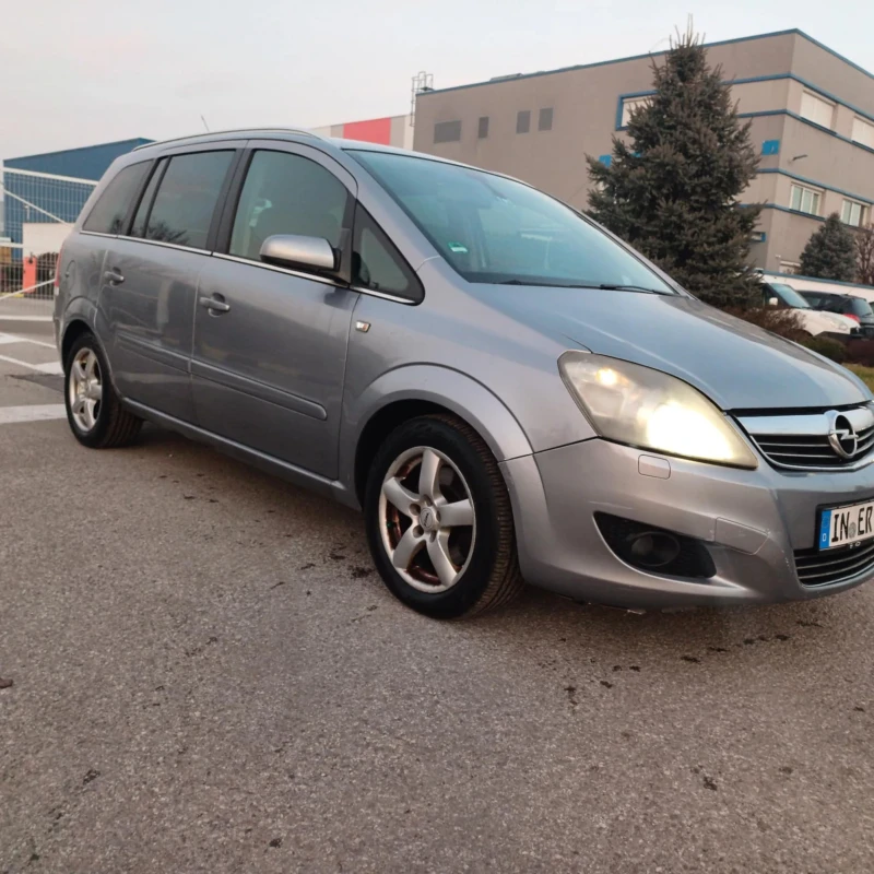 Opel Zafira, снимка 10 - Автомобили и джипове - 48539367