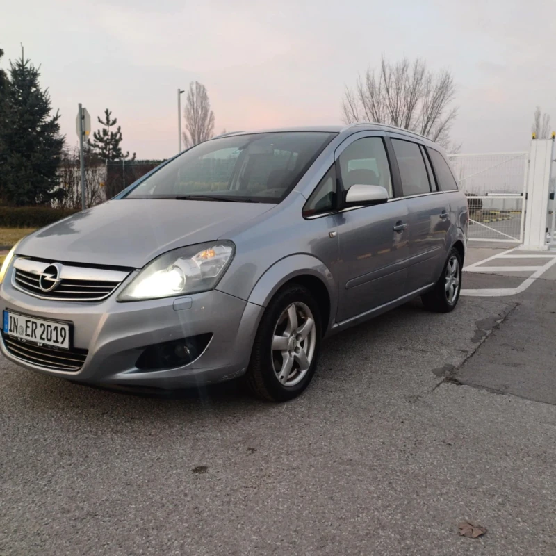 Opel Zafira в Автомобили и джипове в гр. София