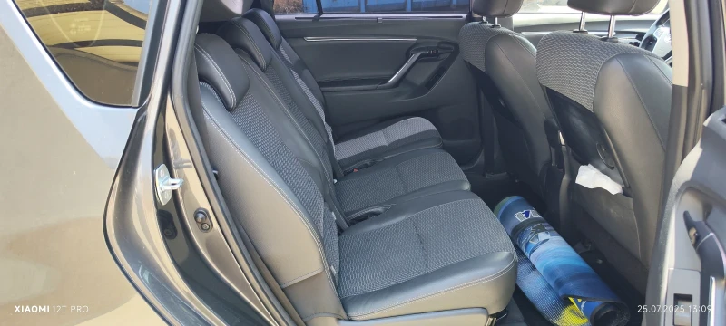 Toyota Verso, снимка 9 - Автомобили и джипове - 52484385