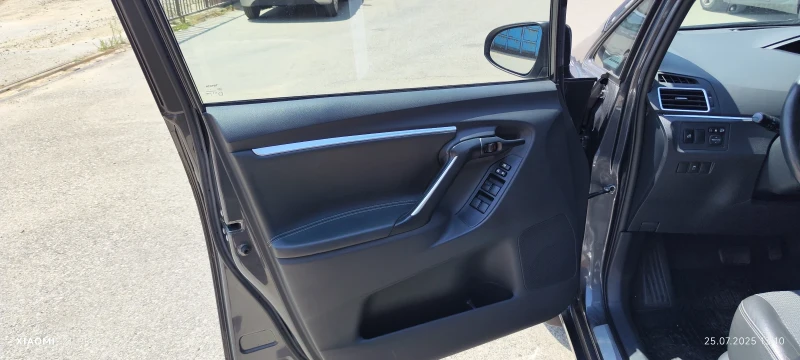 Toyota Verso, снимка 12 - Автомобили и джипове - 52484385