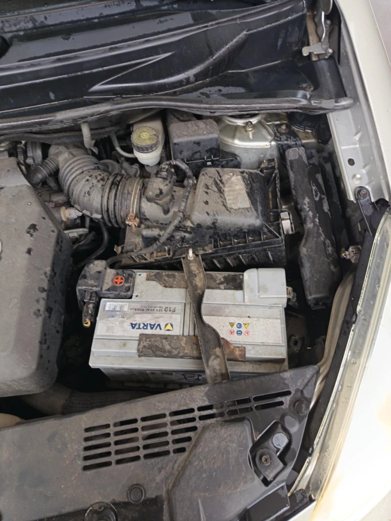 Toyota Corolla verso, снимка 14 - Автомобили и джипове - 52516143