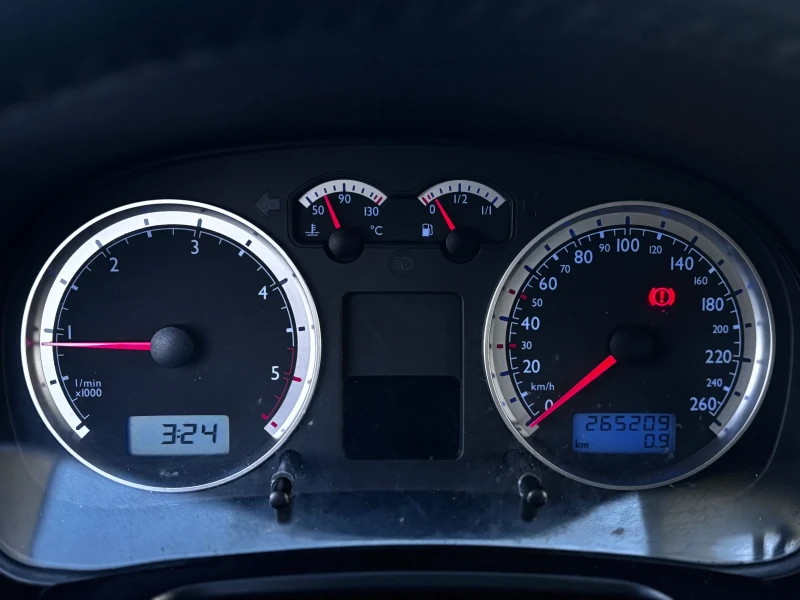 VW Bora 1.9 TDi* ПЕЧКА* , снимка 10 - Автомобили и джипове - 53156107