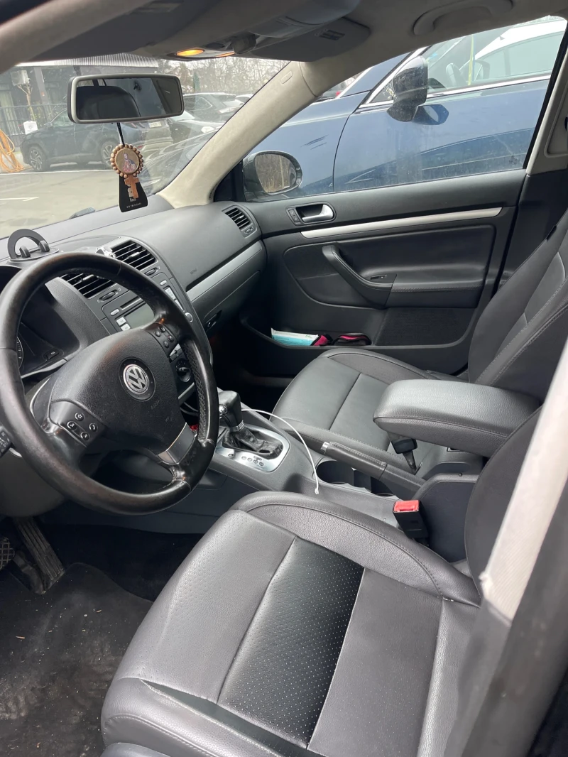 VW Jetta, снимка 4 - Автомобили и джипове - 53205324