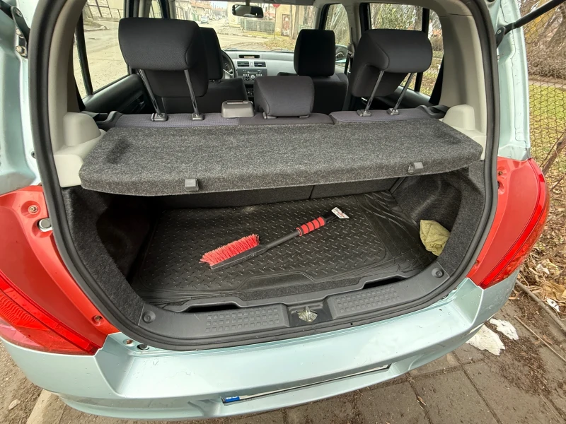 Suzuki Swift 1.3 92hp, снимка 8 - Автомобили и джипове - 53222194