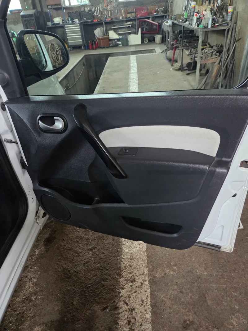 Renault Kangoo, снимка 9 - Автомобили и джипове - 53285576