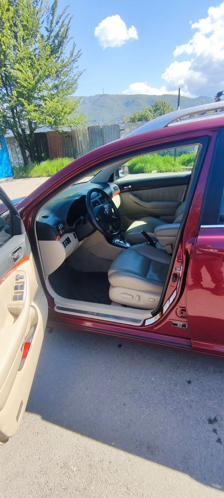 Toyota Avensis 2.4, снимка 8 - Автомобили и джипове - 49579914