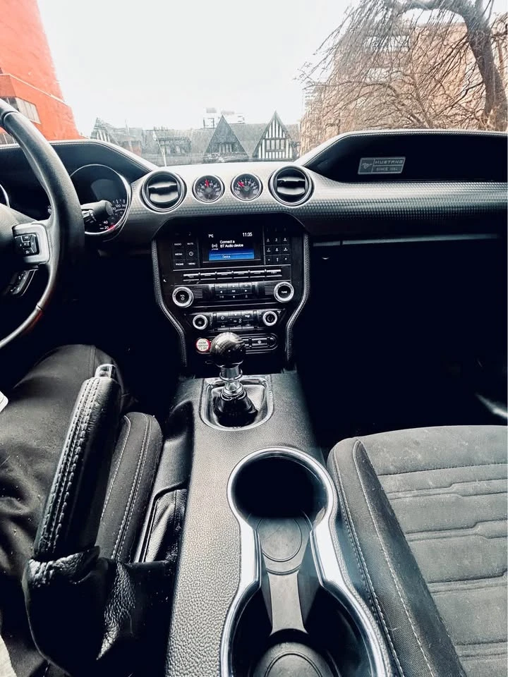 Ford Mustang EcoBoost С РЕГИСТРАЦИЯ & АВТО КРЕДИТ, снимка 9 - Автомобили и джипове - 53799999