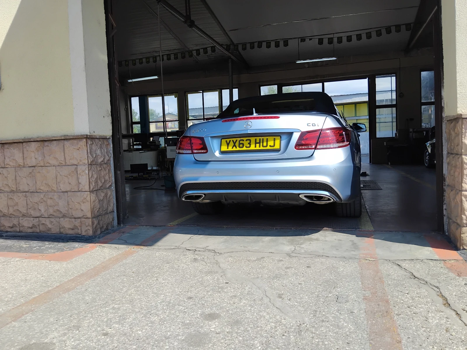 Mercedes-Benz E 250 Amg line sport - изображение 10