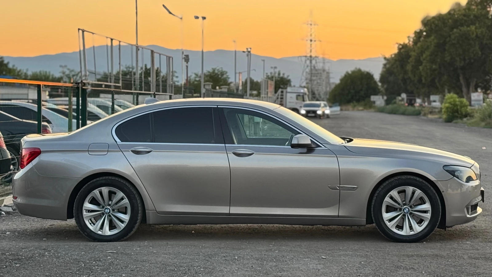 BMW 730 d= Luxury= Distronic= Keyless Go= Soft Close= Harm - изображение 4
