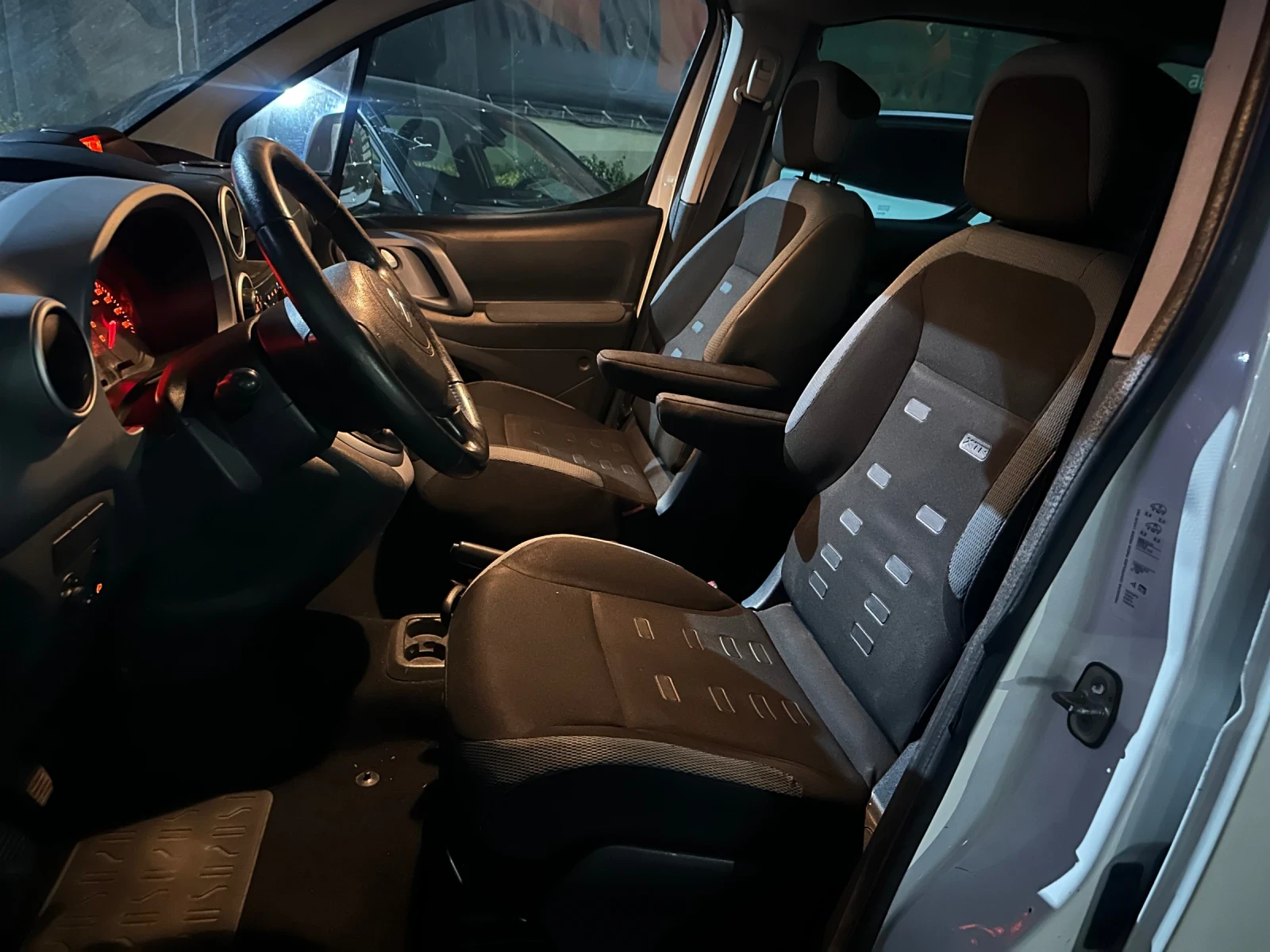 Citroen Berlingo 1, 6hdi Multispace X thea TRe - изображение 7