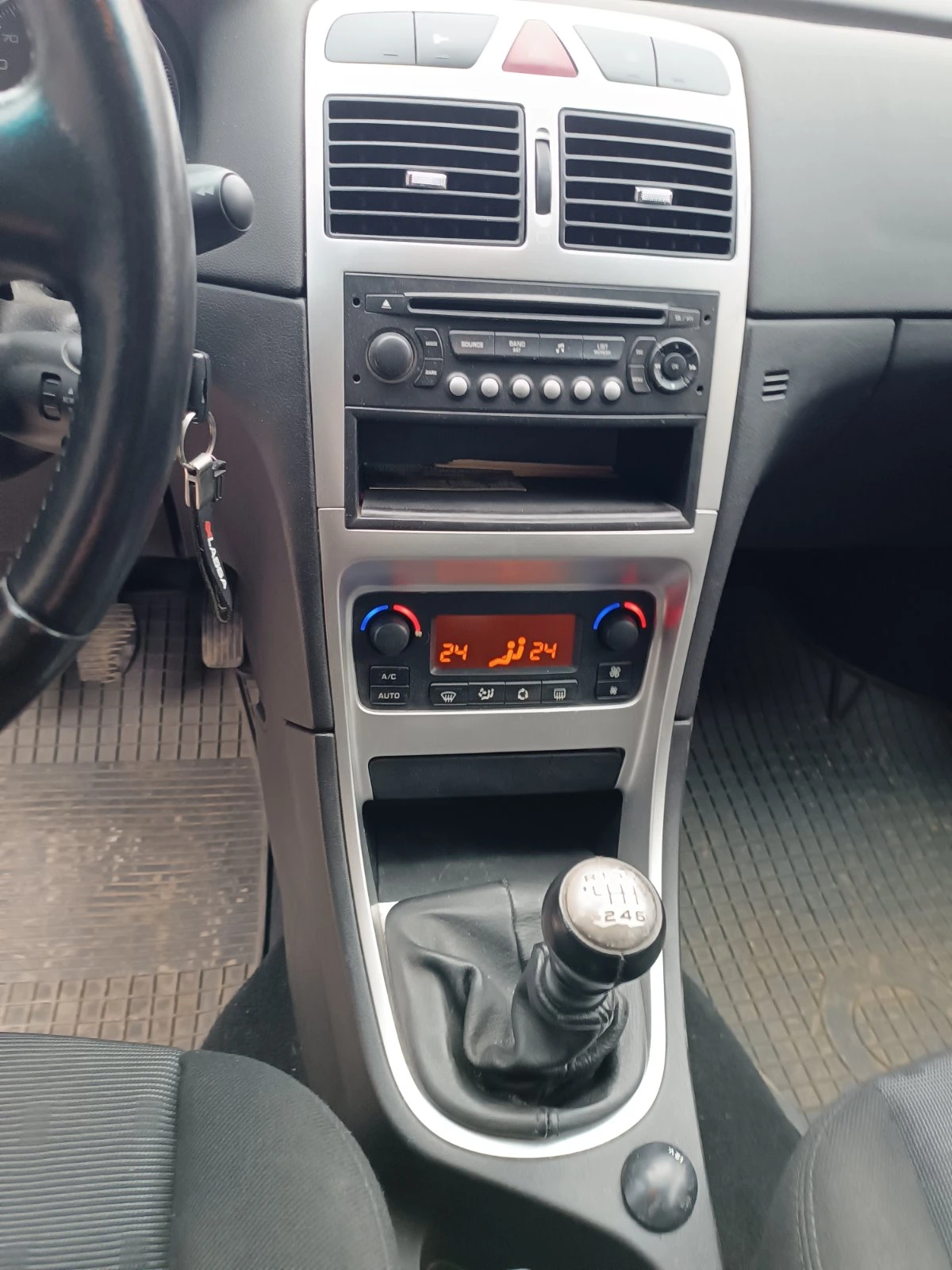 Peugeot 307 2.0 HDI - изображение 8