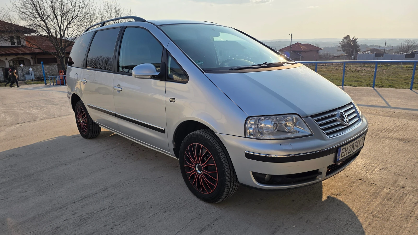 VW Sharan, снимка 4 - Автомобили и джипове - 53732100