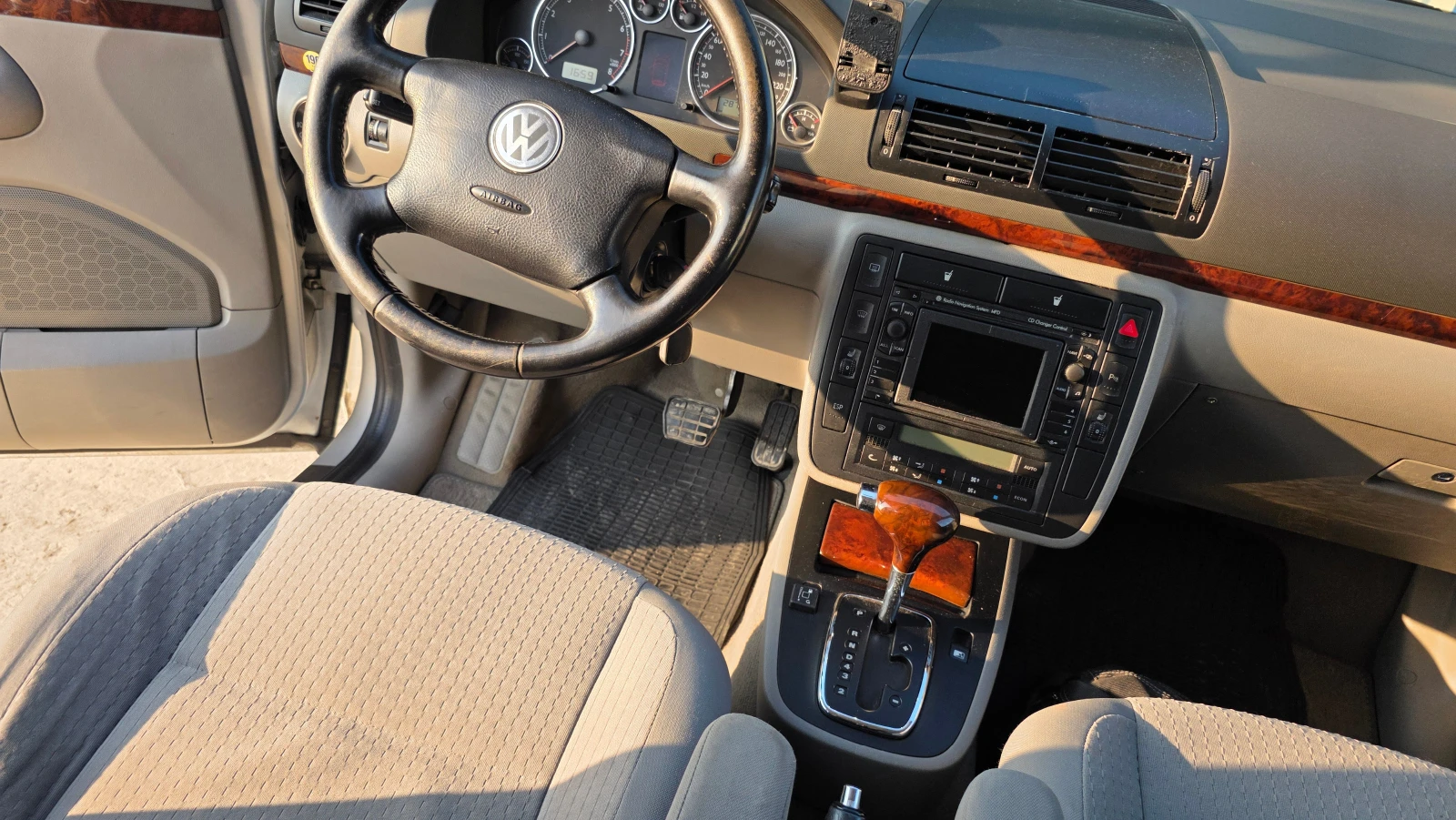 VW Sharan, снимка 13 - Автомобили и джипове - 53732100