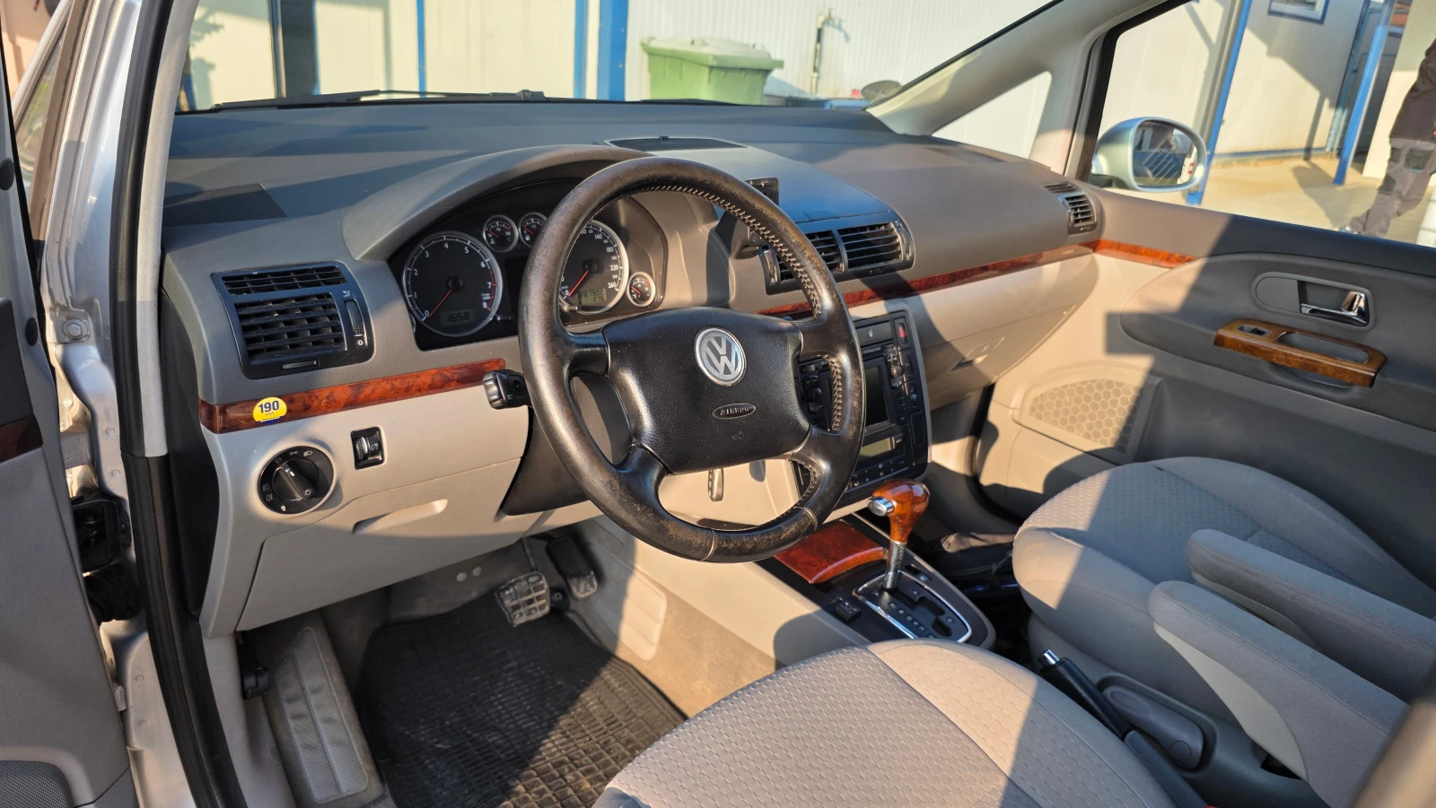 VW Sharan, снимка 10 - Автомобили и джипове - 53732100