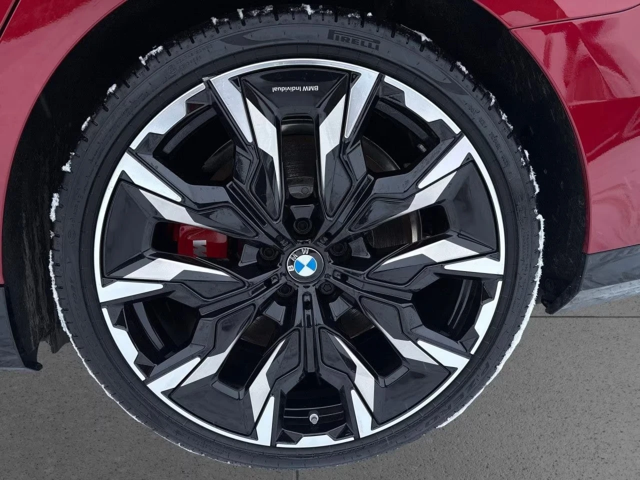 BMW i5 M60/xDrive/CARBON/ICONIC GLOW/PANO/B&W/360/HEAD UP, снимка 3 - Автомобили и джипове - 53972919