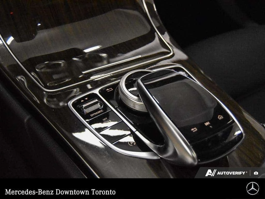 Mercedes-Benz C 300 * CARFAX * ЦЕНА ДО БГ, снимка 14 - Автомобили и джипове - 54886409