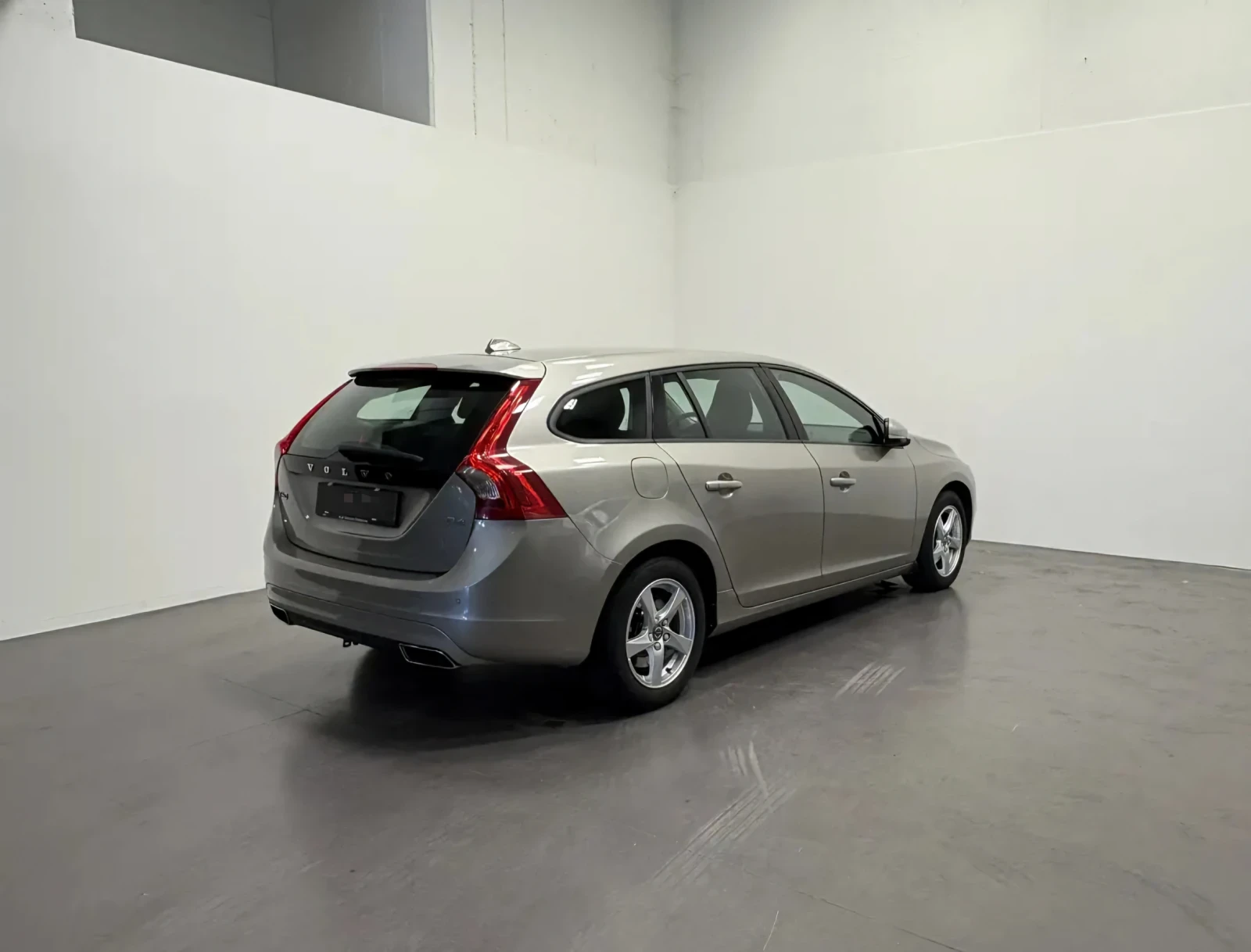Volvo V60 2.0D* D4* 181hp* BUSINESS* NAVI, снимка 2 - Автомобили и джипове - 55092189