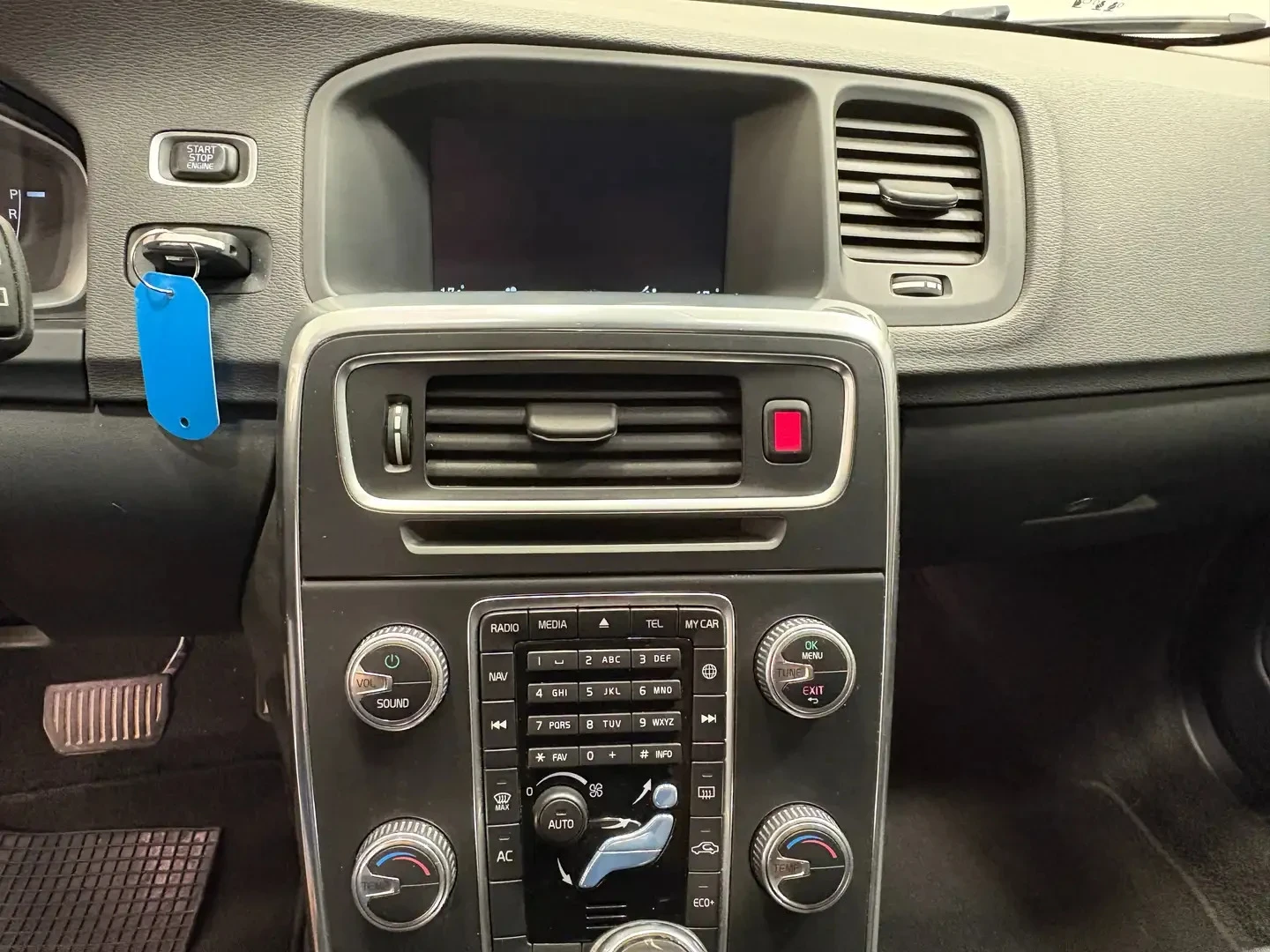 Volvo V60 2.0D* D4* 181hp* BUSINESS* NAVI, снимка 6 - Автомобили и джипове - 55092189