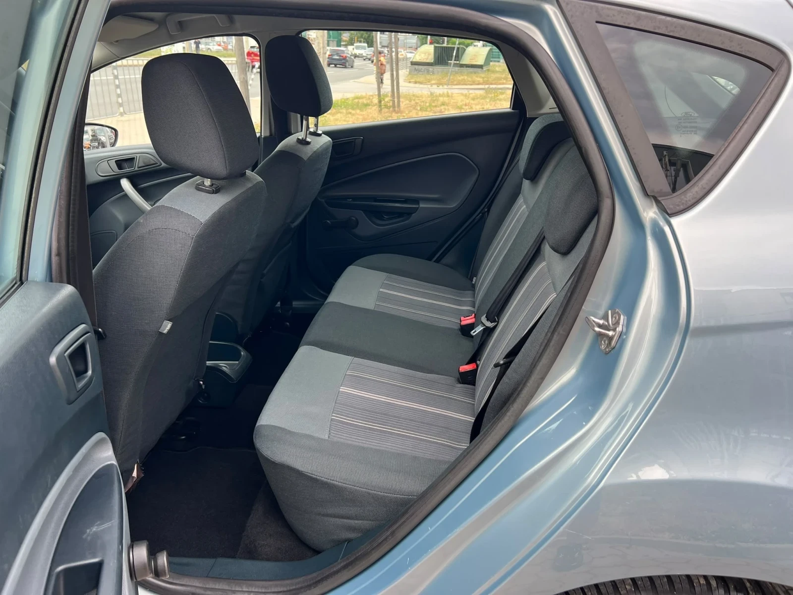 Ford Fiesta 1.2i/KLIMA, снимка 11 - Автомобили и джипове - 55223090