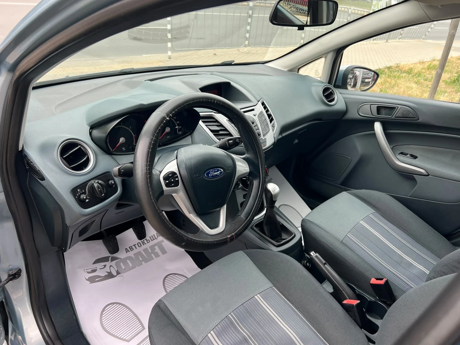 Ford Fiesta 1.2i/KLIMA, снимка 7 - Автомобили и джипове - 55223090