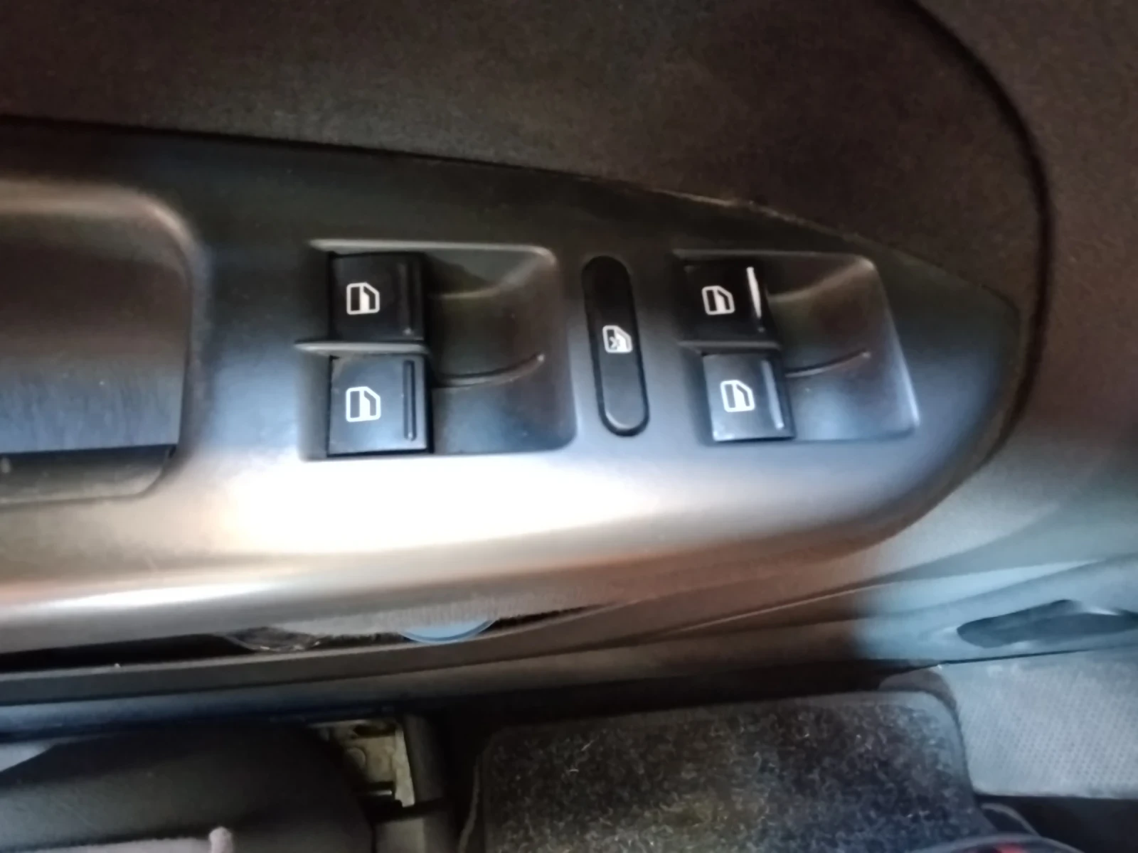 VW Touran, снимка 13 - Автомобили и джипове - 56331387