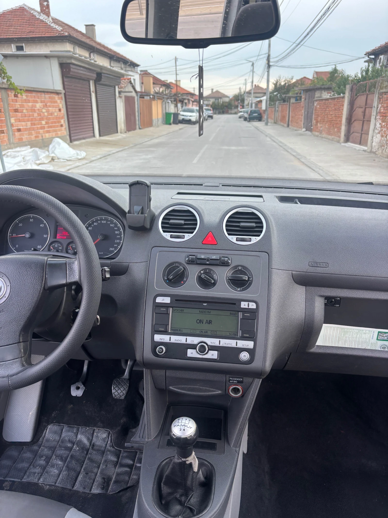 VW Caddy Life, снимка 8 - Автомобили и джипове - 56451091