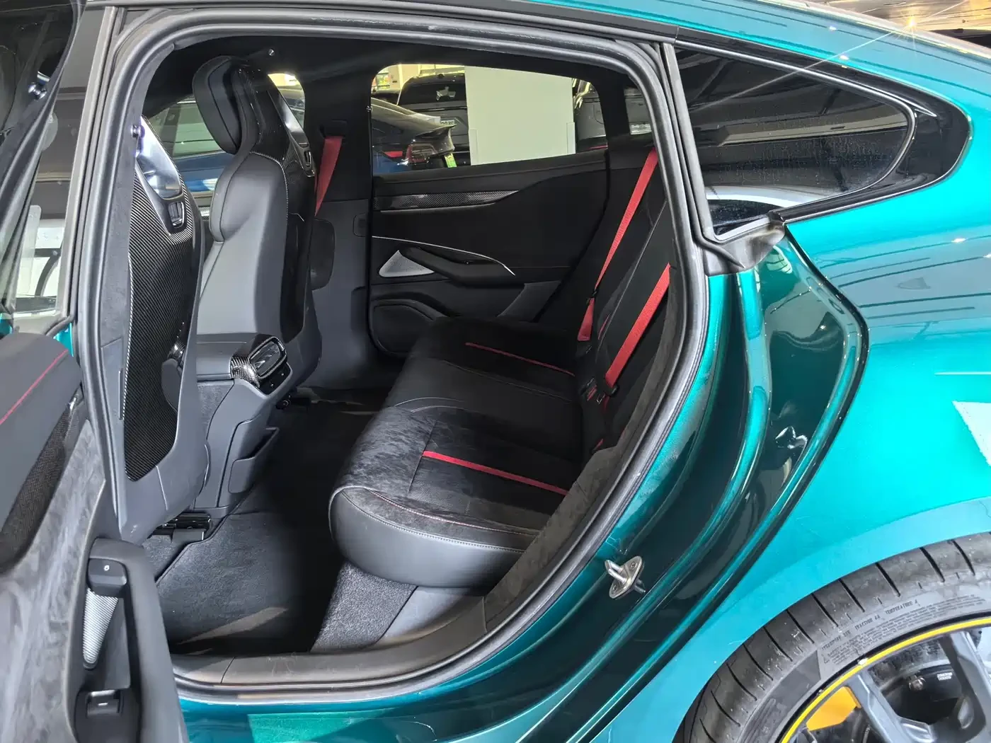 Xiaomi SU7 ULTRA* 2025* 4X4* �����* �����* 360* DIS* ALCANTAR | Mobile.bg � ����������� 9