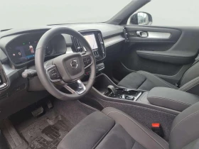 Volvo XC40 2.0 L Mild hybrid, снимка 11