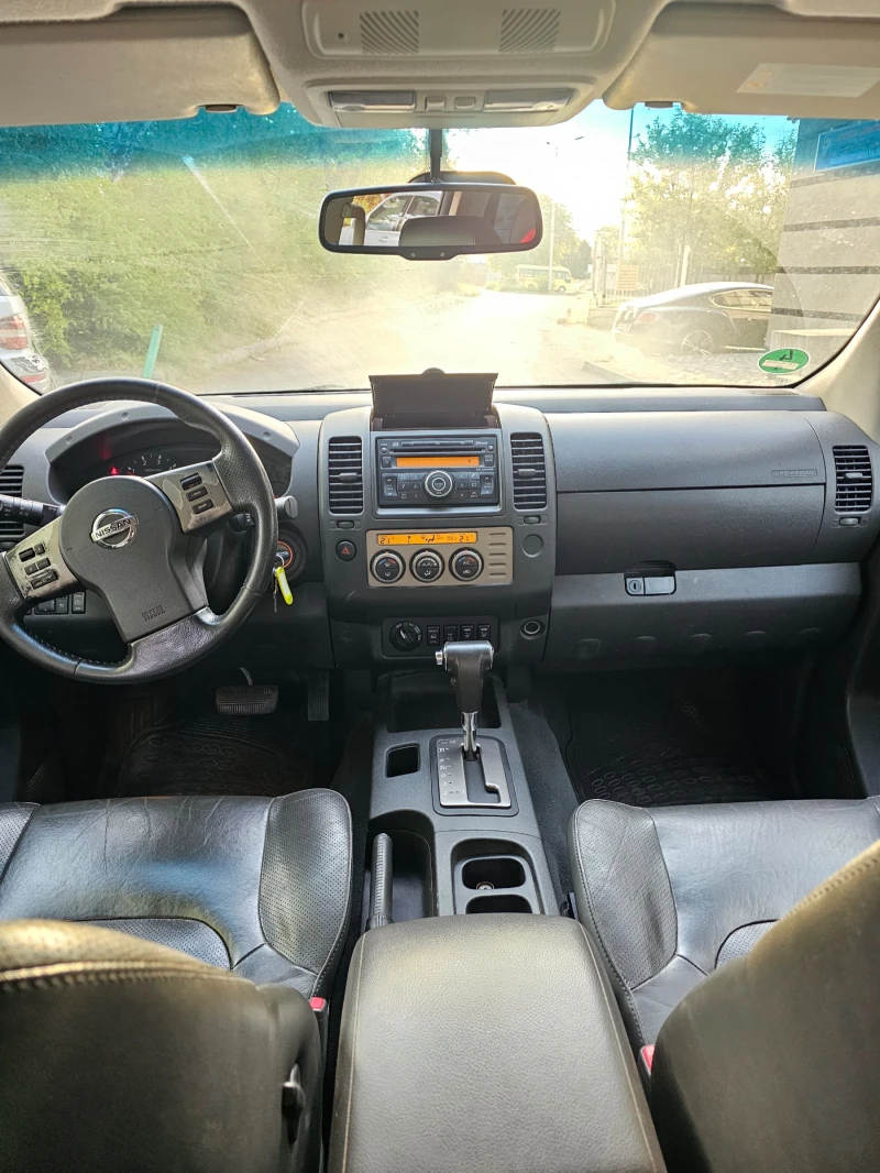 Nissan Navara, снимка 8 - Автомобили и джипове - 47309747