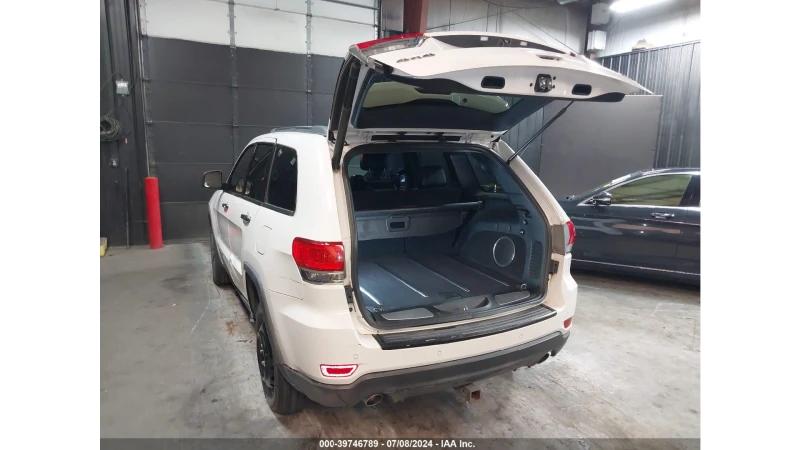 Jeep Grand cherokee LIMITED* 4X4* ПЪЛНА СЕРВИЗНА ИСТОРИЯ, снимка 8 - Автомобили и джипове - 48722594