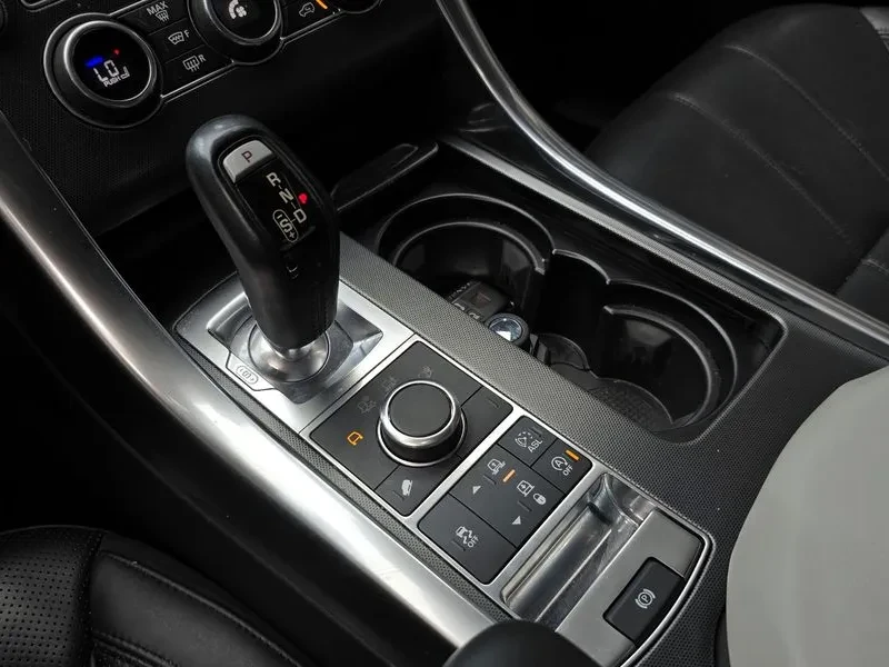 Land Rover Range Rover Sport 3.0, снимка 9 - Автомобили и джипове - 54500039