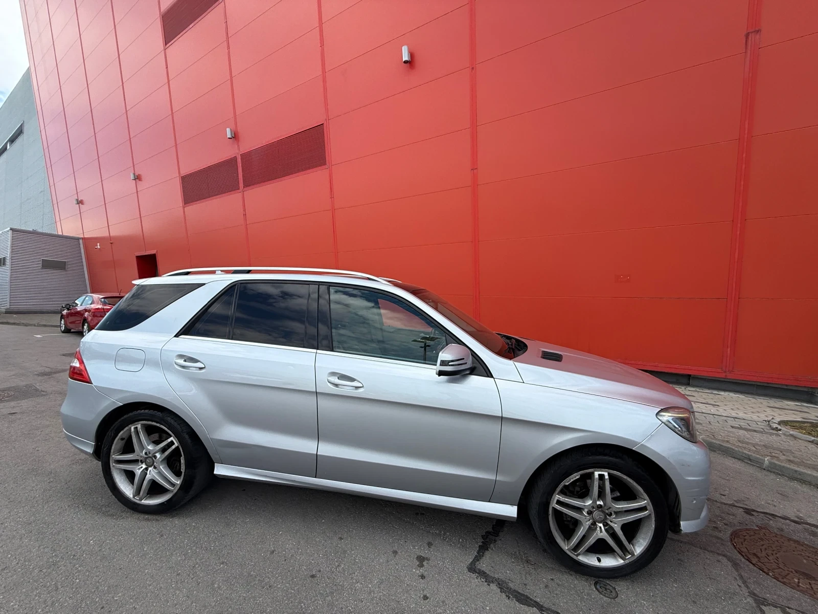 Mercedes-Benz ML 350 Premium* ШОК* ЦЕНА* AMG* Панорама - изображение 3