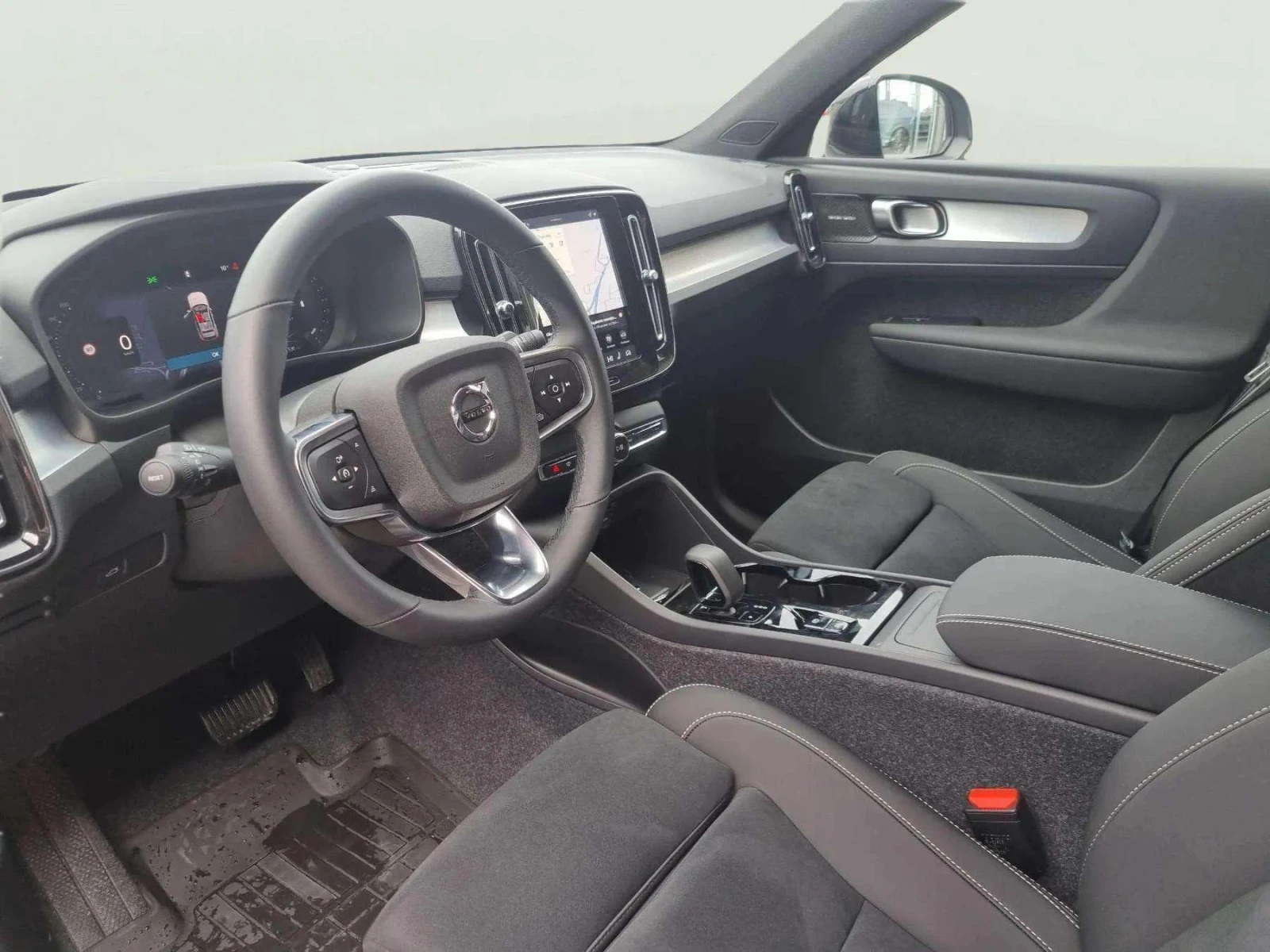 Volvo XC40 2.0 L Mild hybrid, снимка 11 - Автомобили и джипове - 53774729