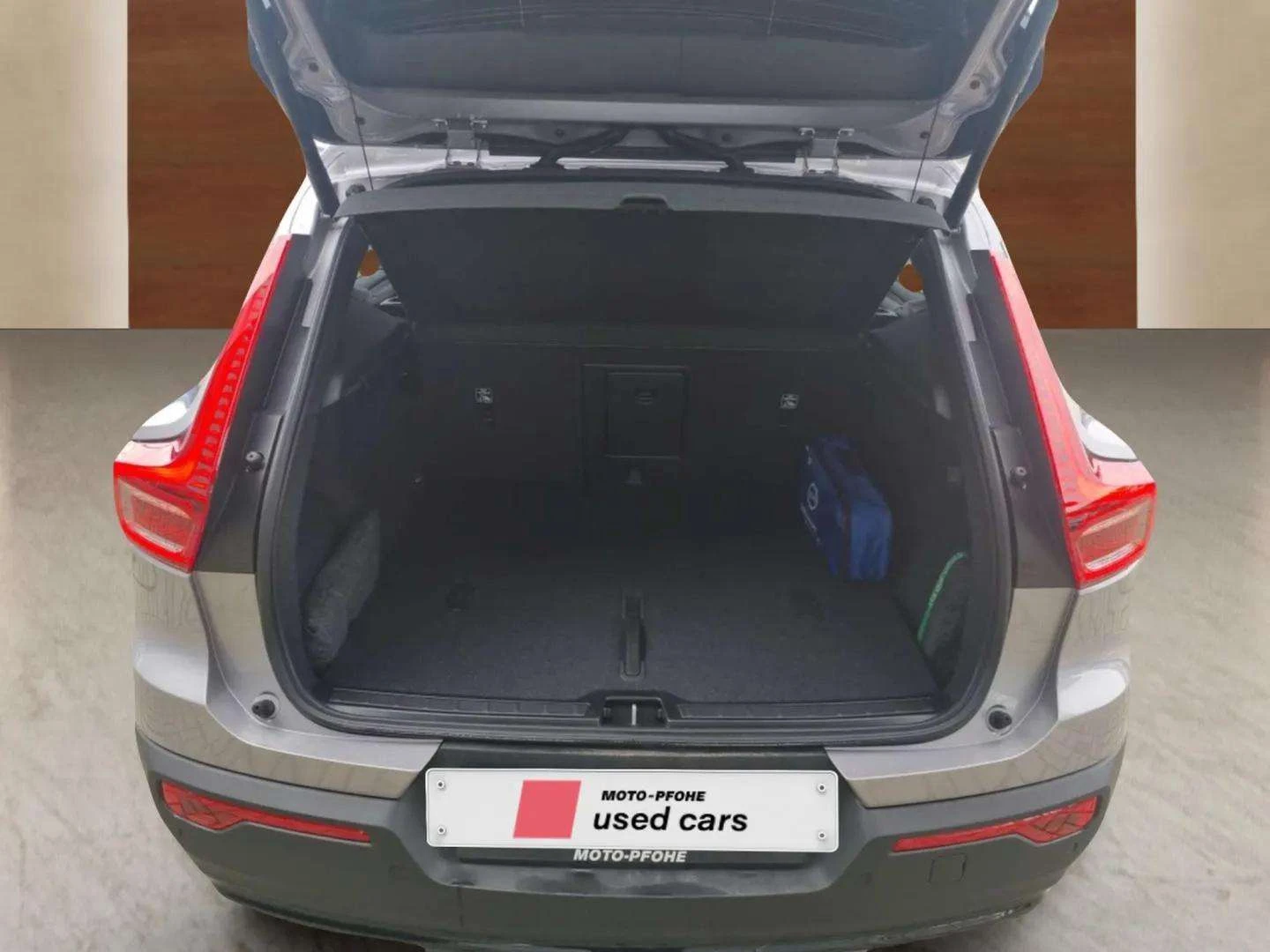 Volvo XC40 2.0 L Mild hybrid, снимка 9 - Автомобили и джипове - 53774729